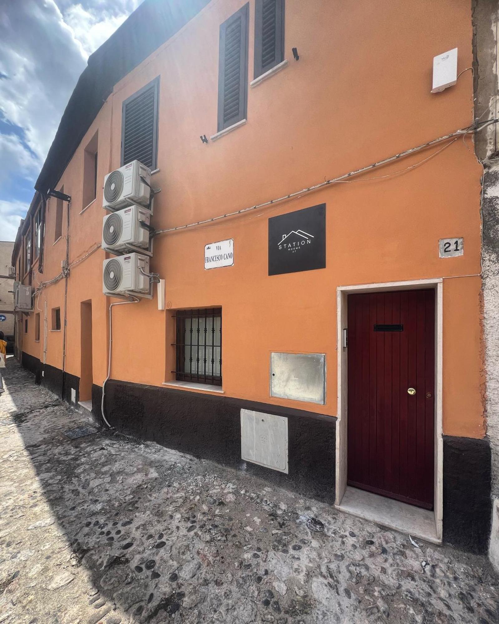 Station Rooms37 Sassari Bagian luar foto
