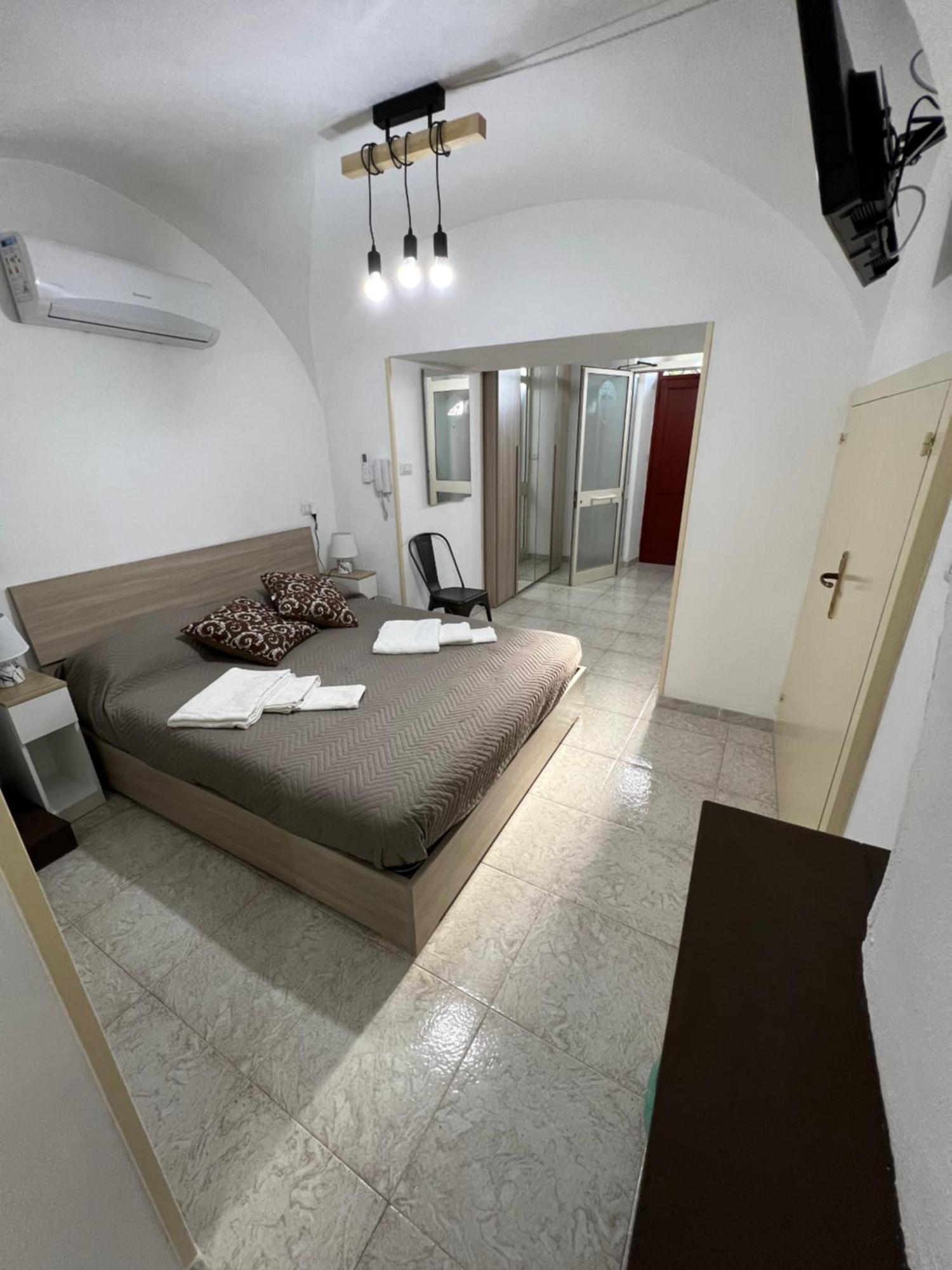 Station Rooms37 Sassari Bagian luar foto