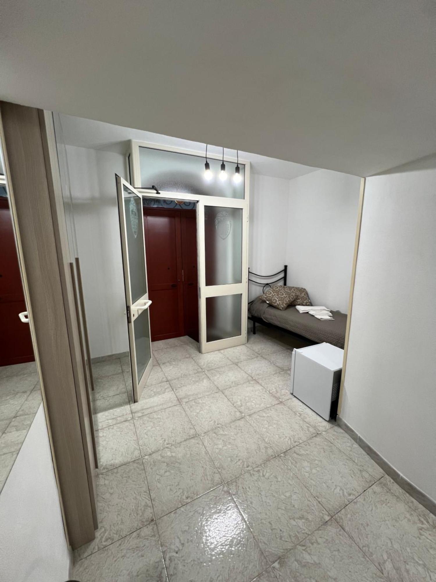 Station Rooms37 Sassari Bagian luar foto