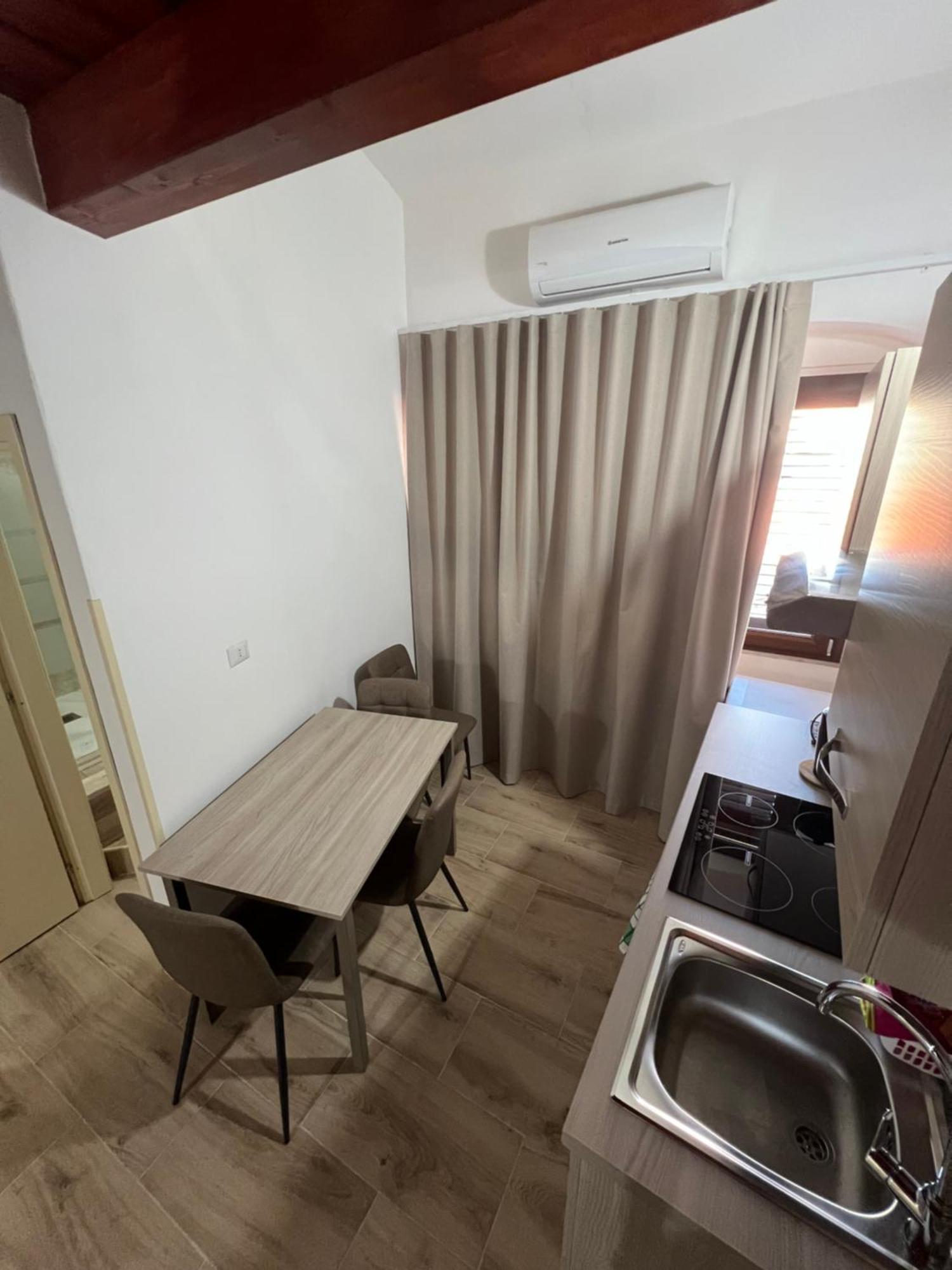 Station Rooms37 Sassari Bagian luar foto