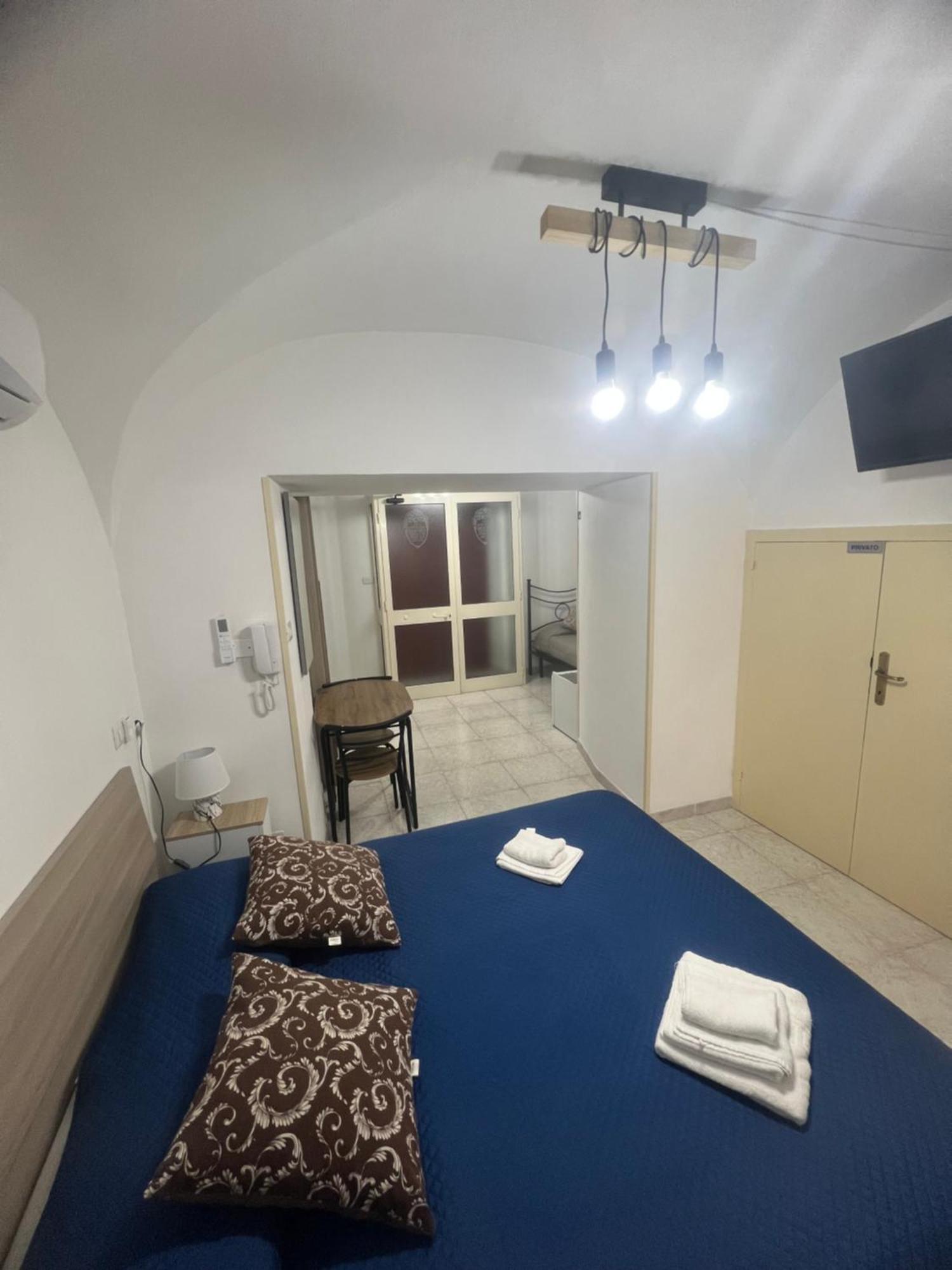 Station Rooms37 Sassari Bagian luar foto
